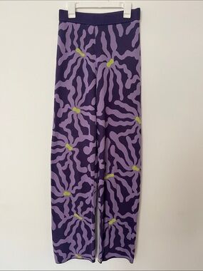Gorman knit pants w/purple floral pattern